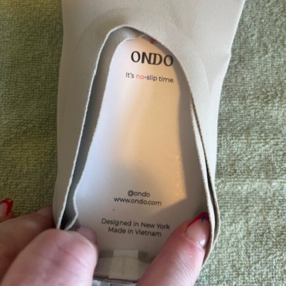 Ondo yoga, pilates, barre socks NEW Size Large Color Sand/beige - Picture 2 of 5